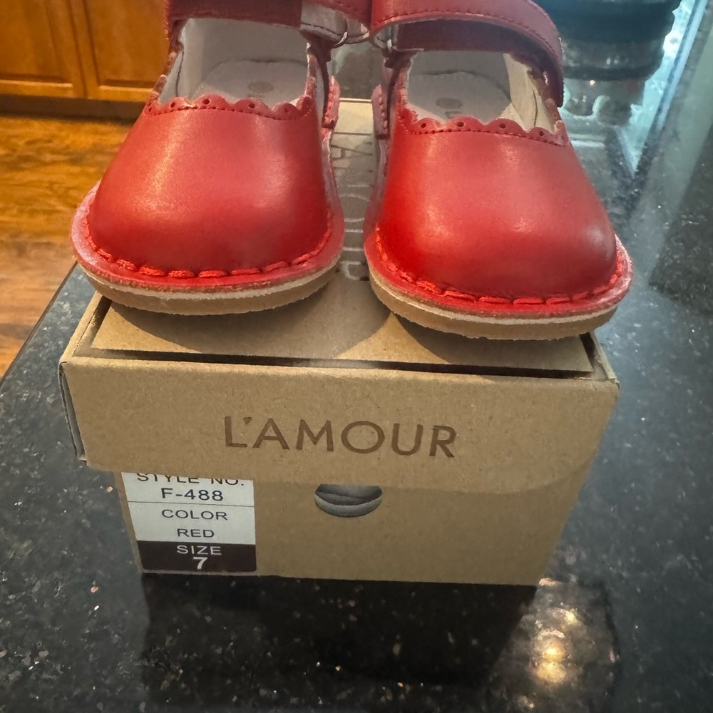 L'Amour Red Dress Shoes Elegant and Vibrant